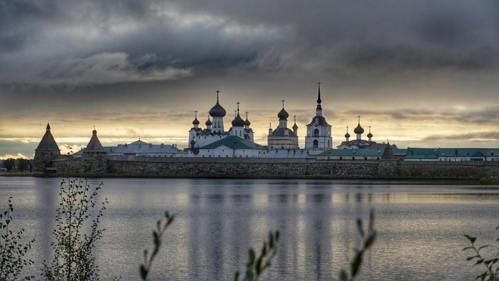 Автор фото: Е. Ю. Иванов, «Соловецкая крепость на закате», приз зрительских симпатий